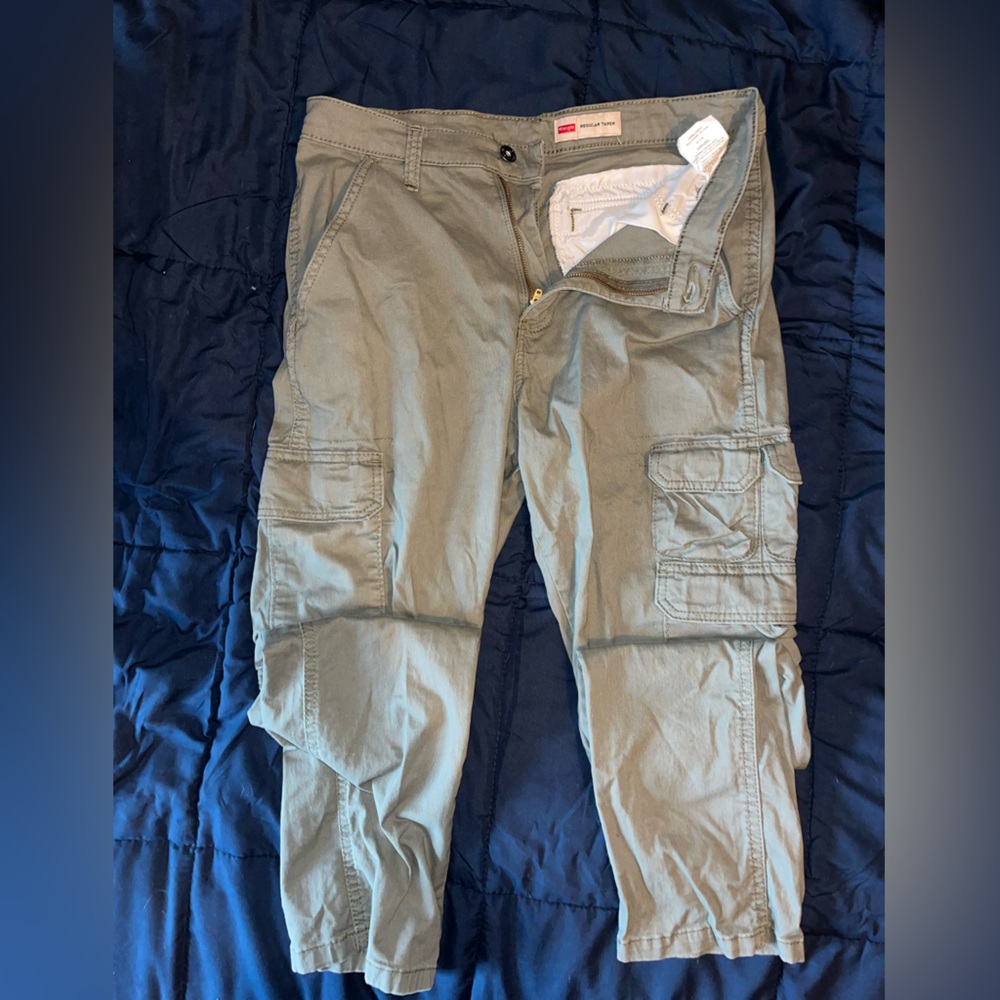 Wrangler army green cargo pants